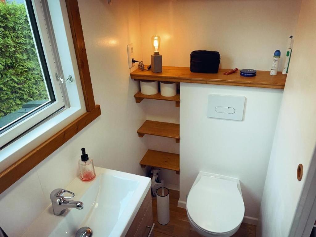 Tiny House Fleesensee Mit Eigenem Garten Und Nur Wenige Meter Vom Seeufer Ґерен-Леббін Екстер'єр фото