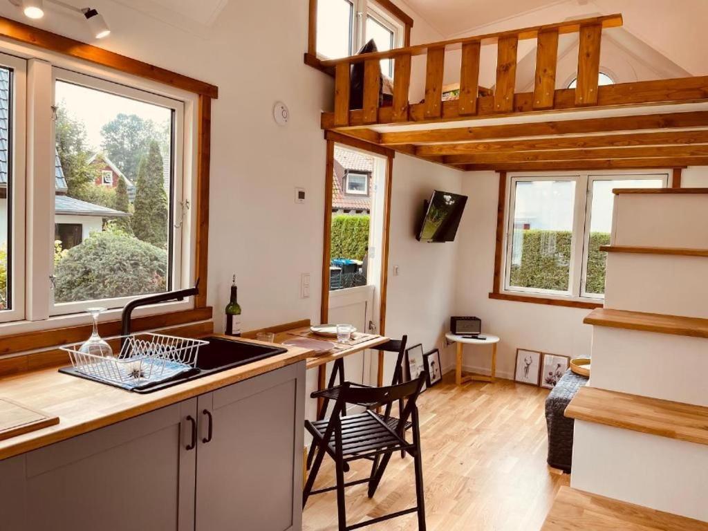 Tiny House Fleesensee Mit Eigenem Garten Und Nur Wenige Meter Vom Seeufer Ґерен-Леббін Екстер'єр фото